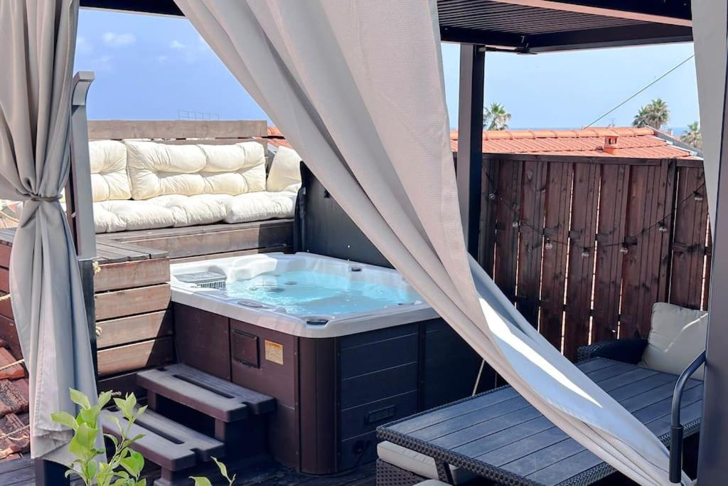 Appartamento Rooftop, & Breathtaking View Of And Sea *